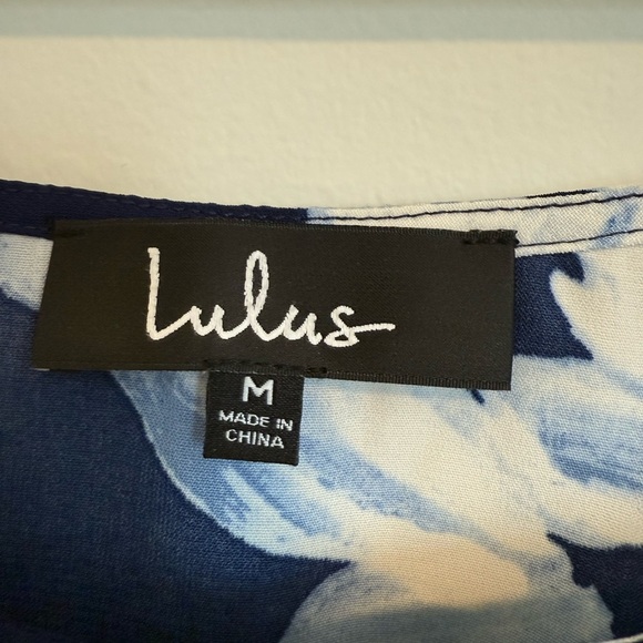 2/$30 Lulu's - Navy White Floral Crop Tank Top Size M - Picture 7 of 9